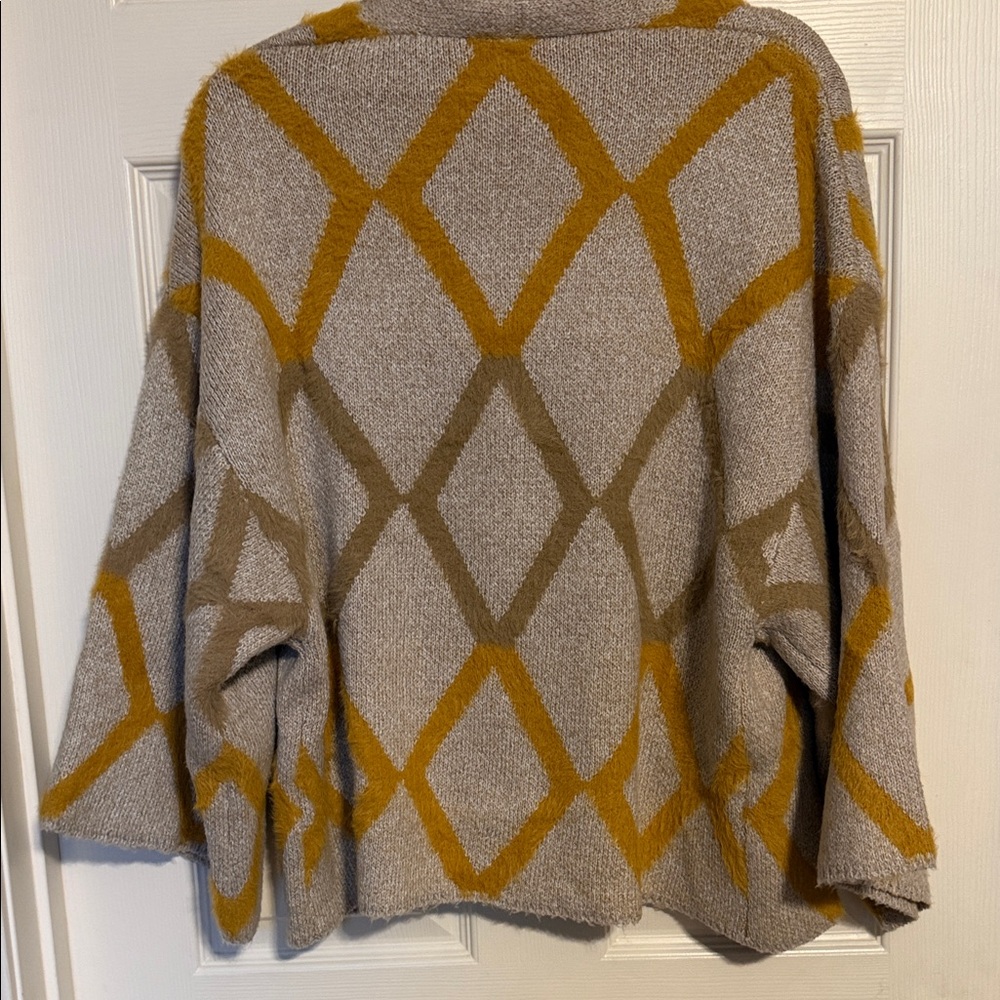 Anthropologie Akemi + Kin Open Front Cardigan with Geometric Design - Picture 4 of 6